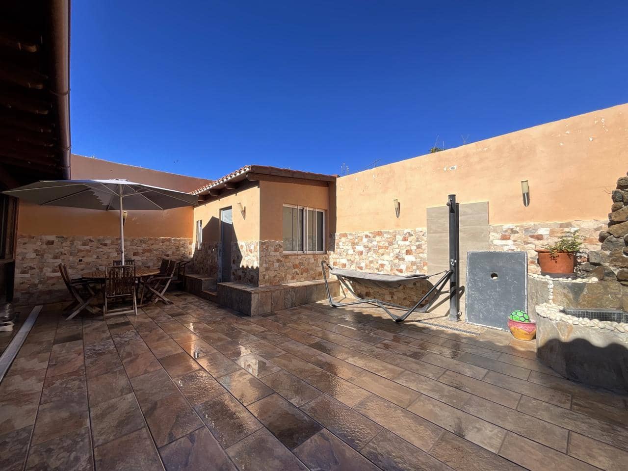 3 bedroom Flat for sale in San Miguel de Abona with garage - € 320,000 (Ref: 9607064)