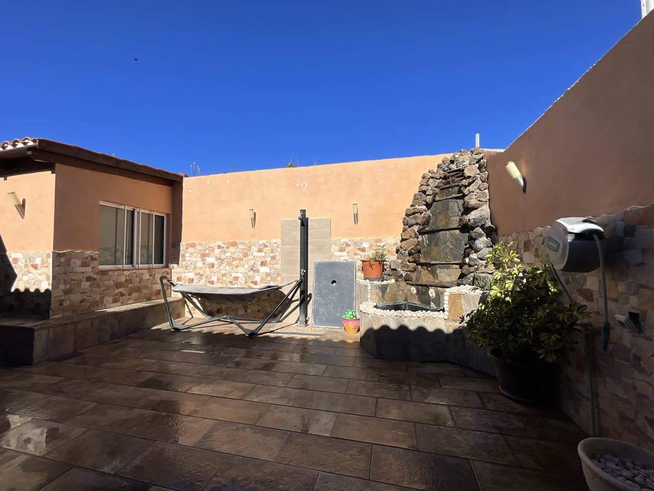 3 bedroom Flat for sale in San Miguel de Abona with garage - € 320,000 (Ref: 9607064)