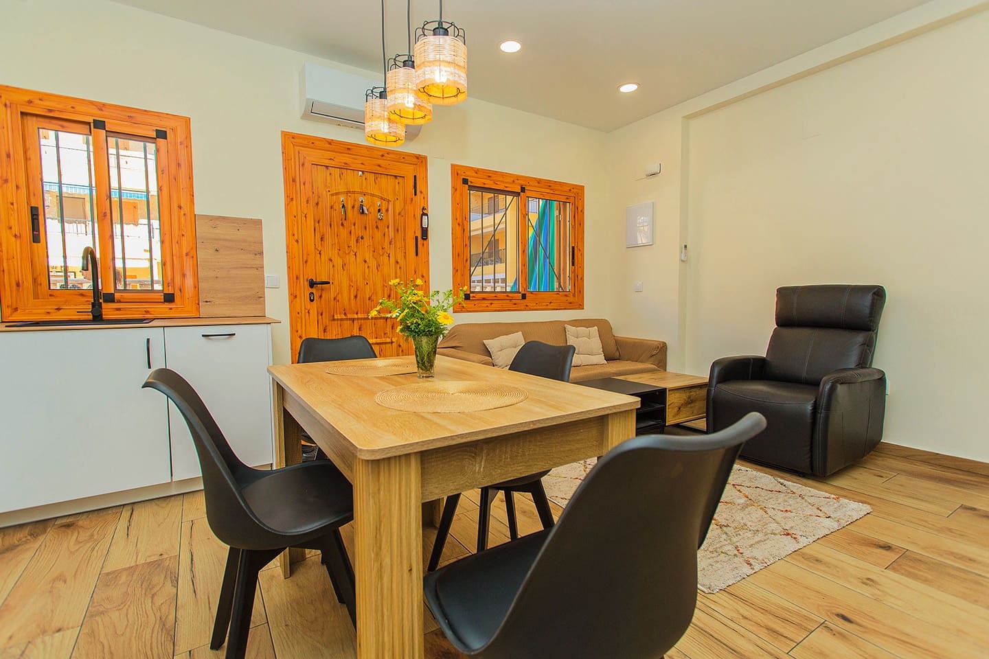 2 bedroom Townhouse for rent in La Mata with pool - € 800 (Ref: 9394385)