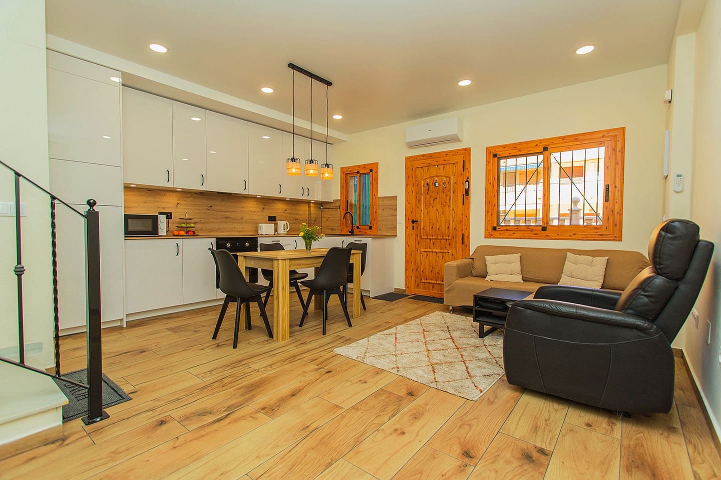 2 bedroom Townhouse for rent in La Mata with pool - € 800 (Ref: 9394385)