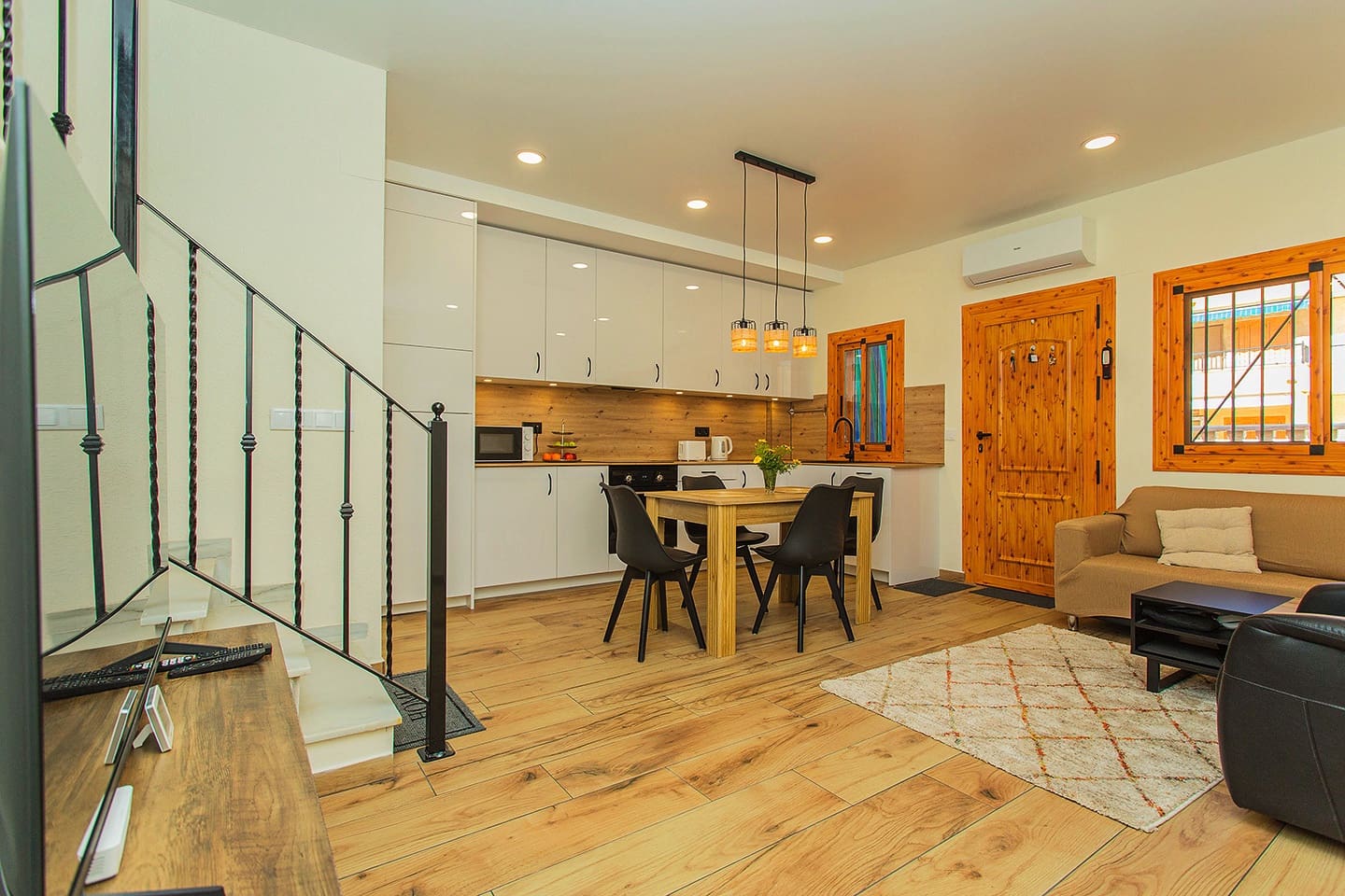 2 bedroom Townhouse for rent in La Mata with pool - € 800 (Ref: 9394385)