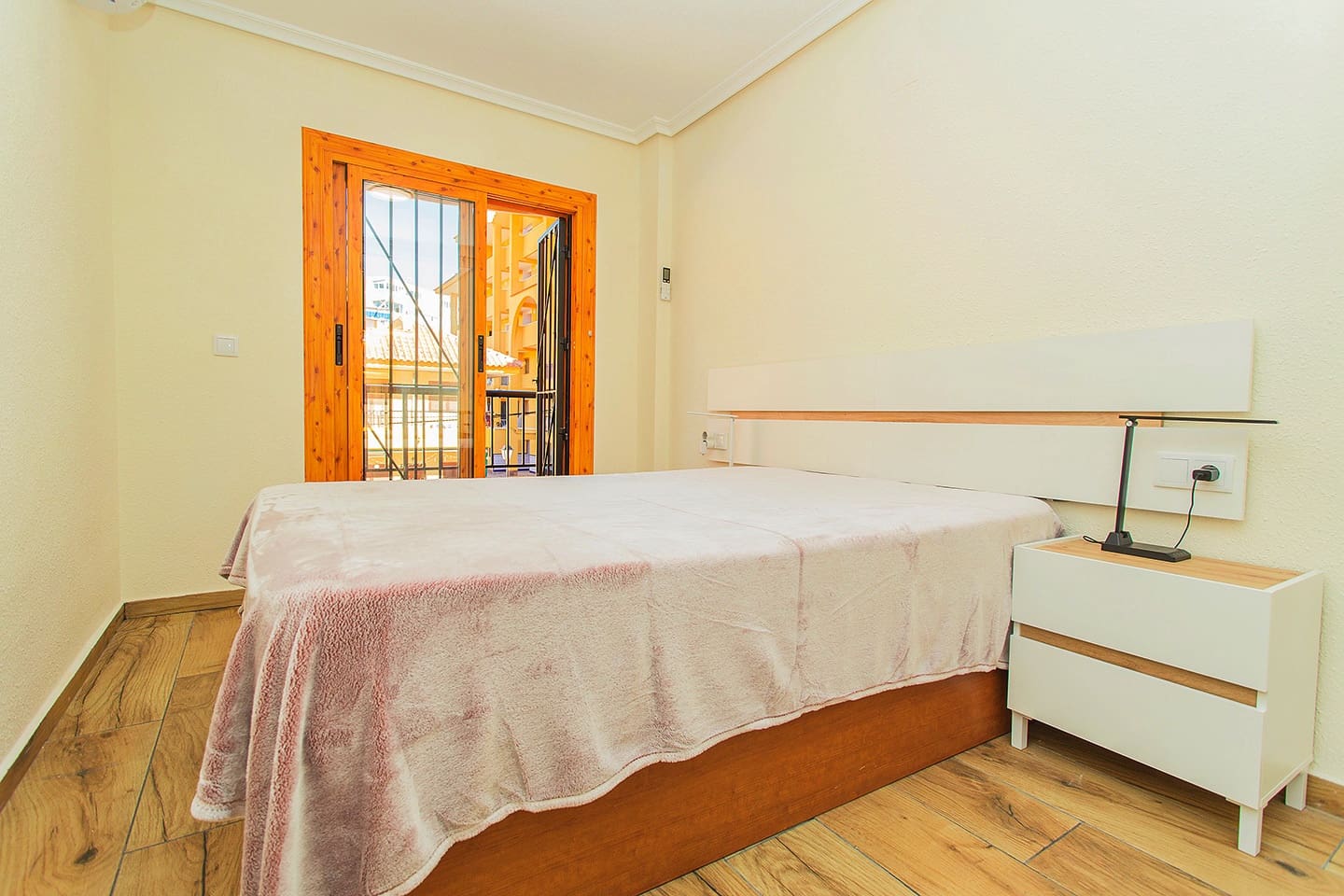 2 bedroom Townhouse for rent in La Mata with pool - € 800 (Ref: 9394385)