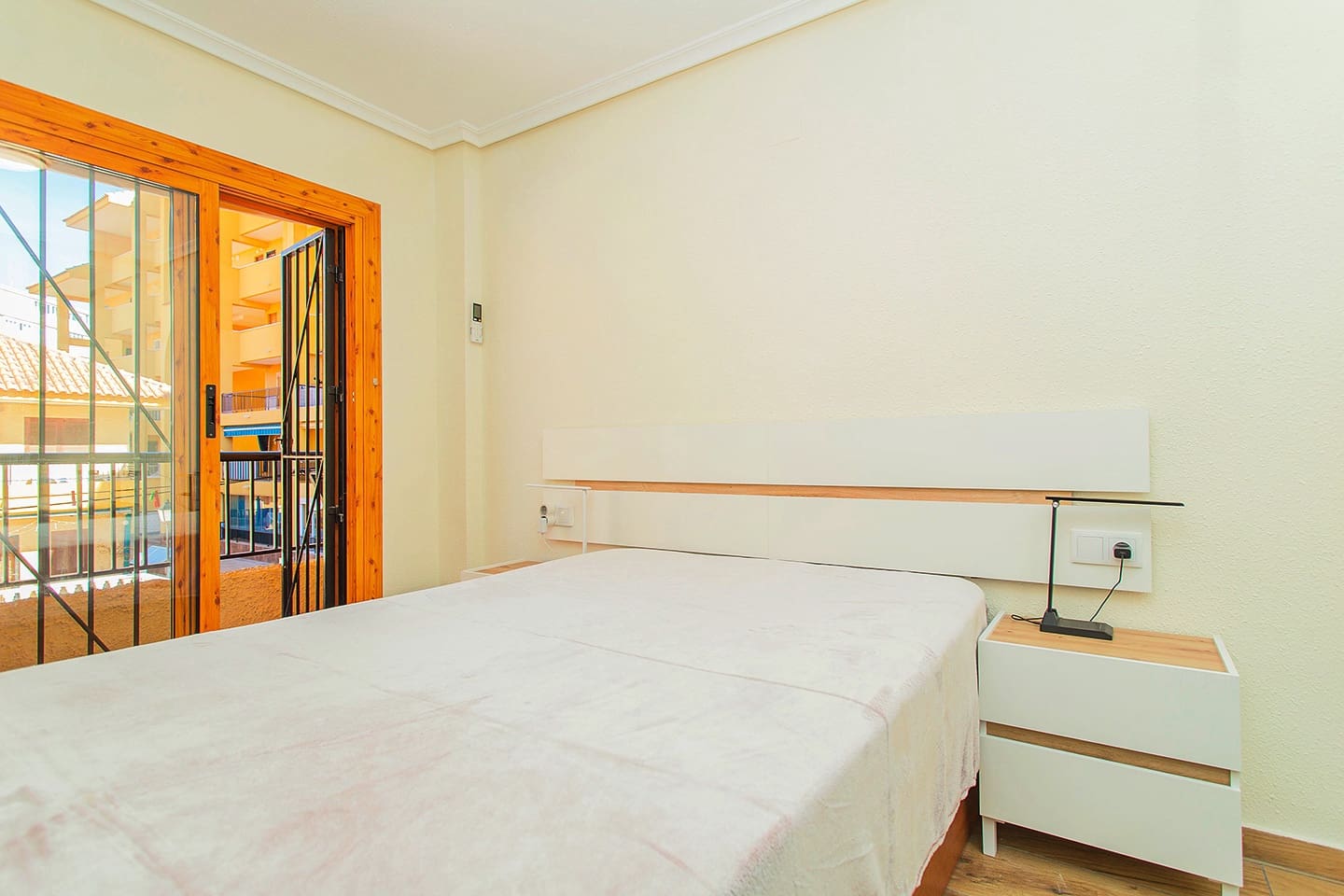 2 bedroom Townhouse for rent in La Mata with pool - € 800 (Ref: 9394385)