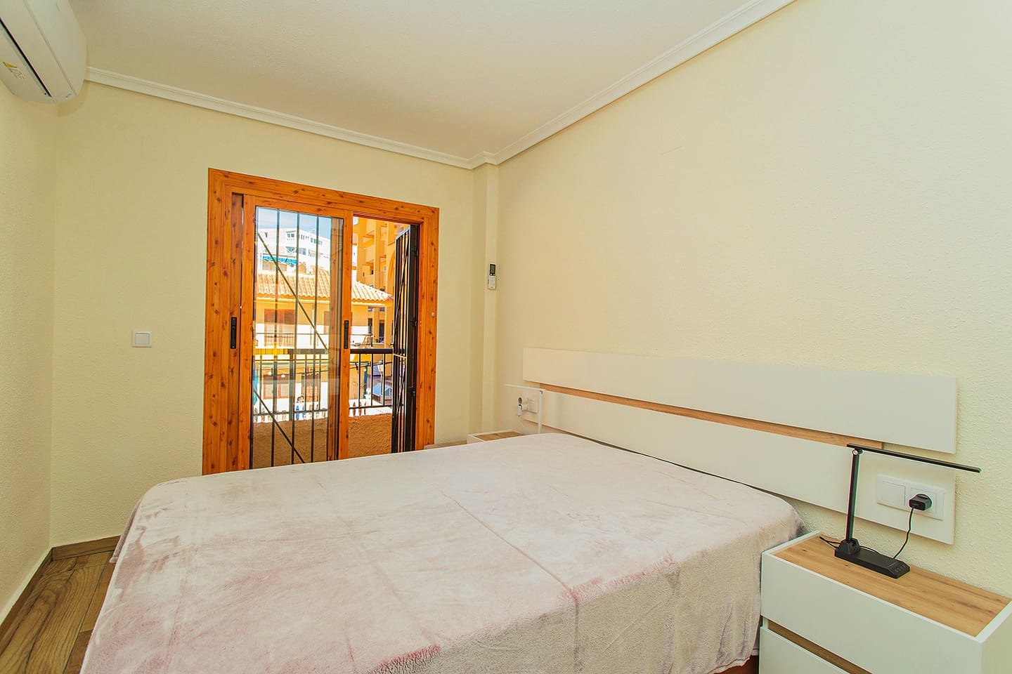 2 bedroom Townhouse for rent in La Mata with pool - € 800 (Ref: 9394385)