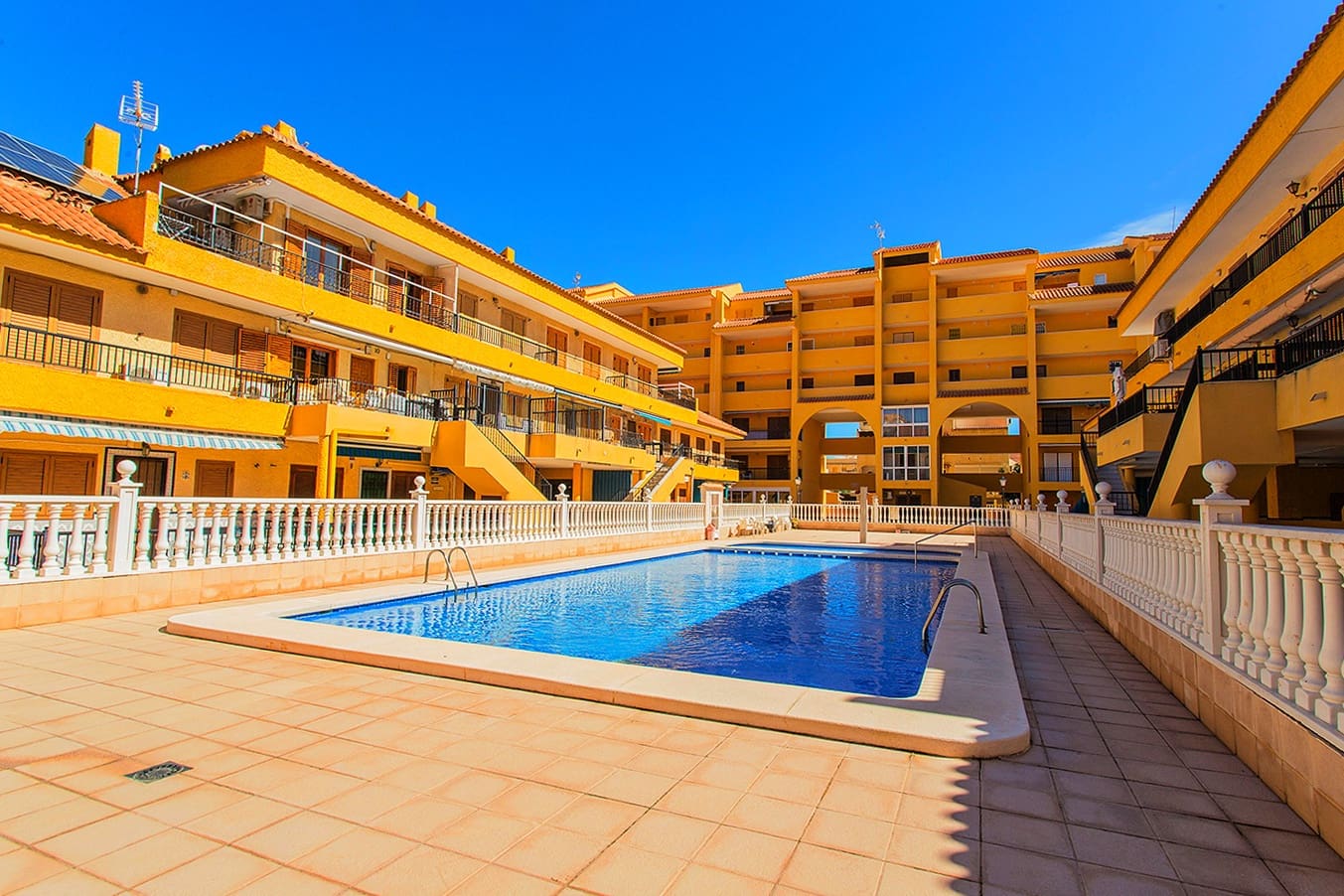 2 bedroom Townhouse for rent in La Mata with pool - € 800 (Ref: 9394385)