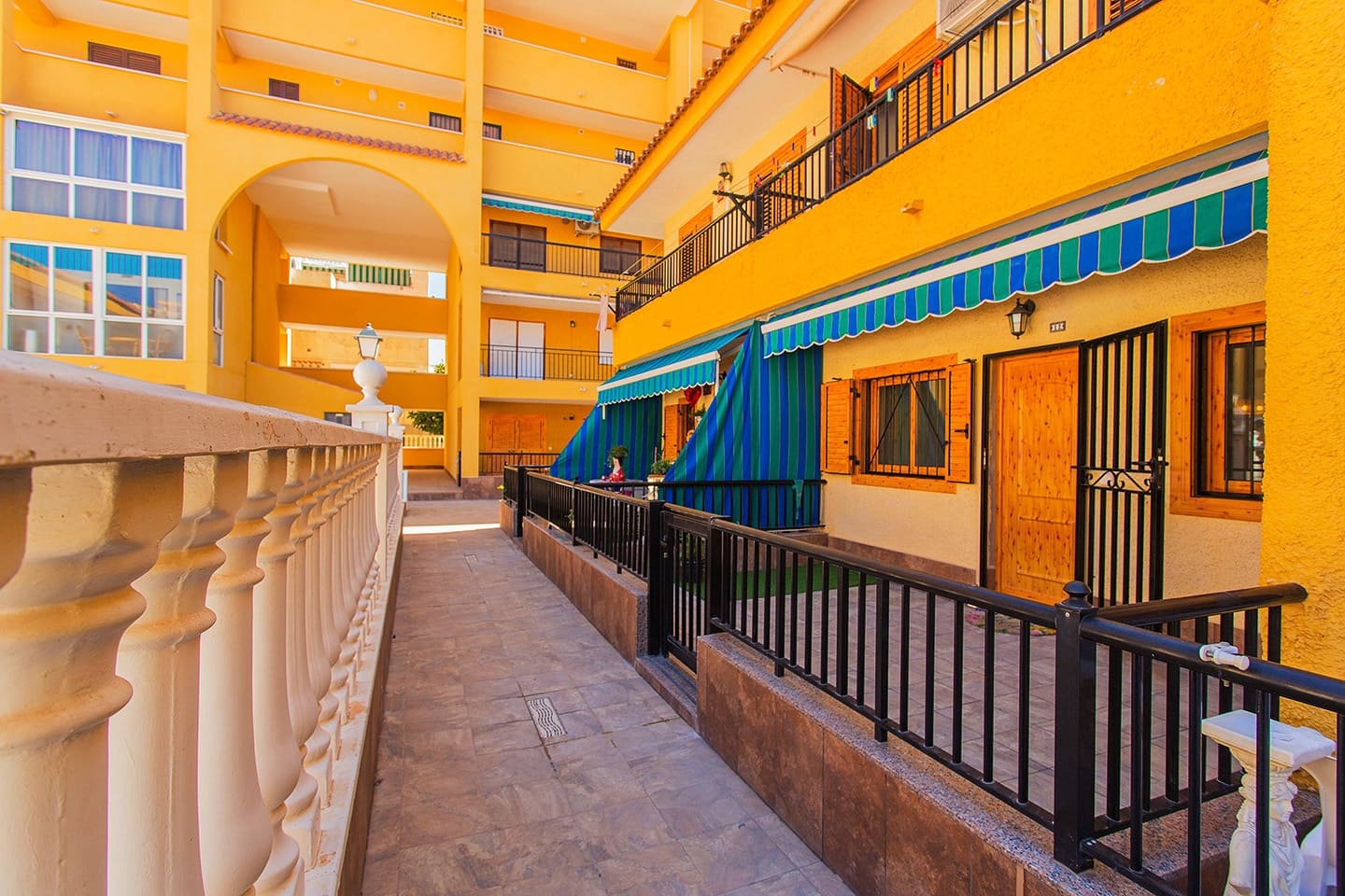 2 bedroom Townhouse for rent in La Mata with pool - € 800 (Ref: 9394385)