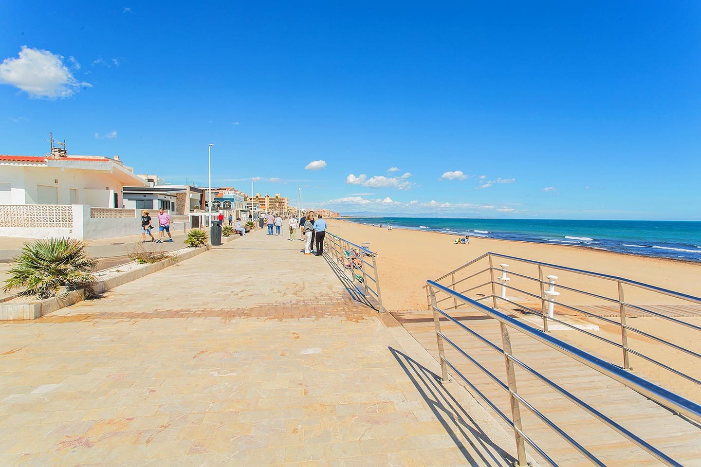 2 bedroom Townhouse for rent in La Mata with pool - € 800 (Ref: 9394385)