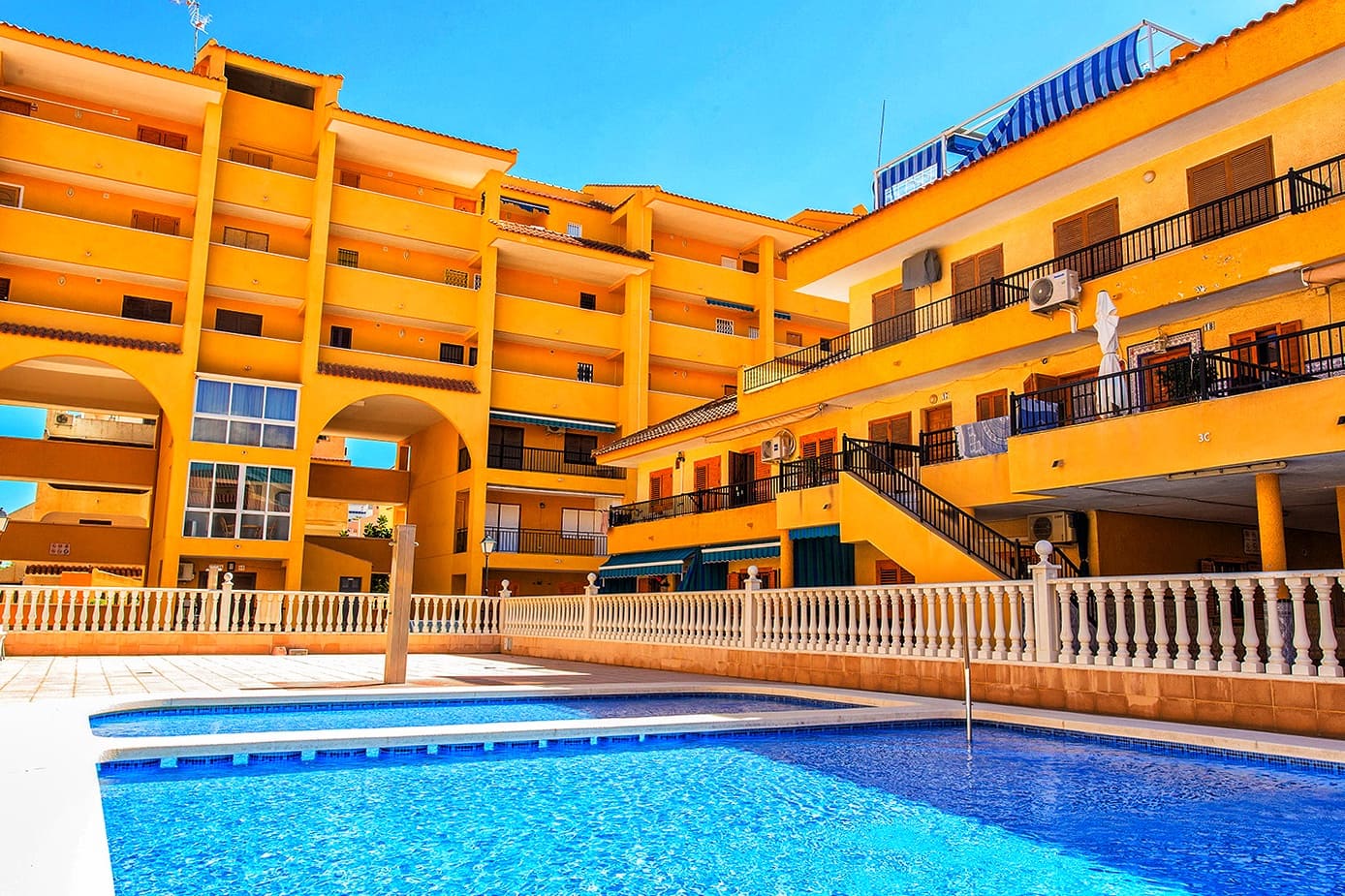 2 bedroom Townhouse for rent in La Mata with pool - € 800 (Ref: 9394385)