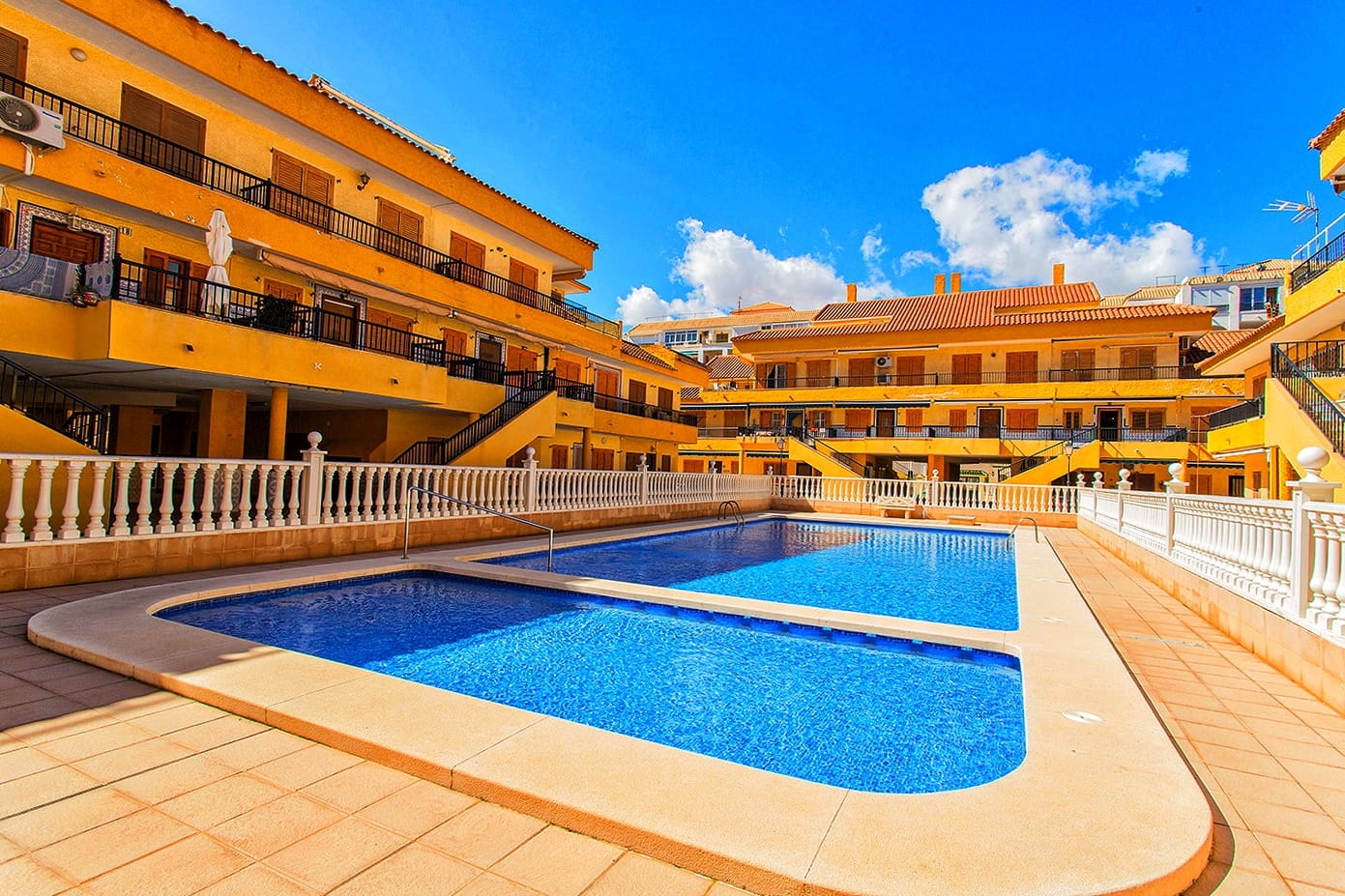2 bedroom Townhouse for rent in La Mata with pool - € 800 (Ref: 9394385)