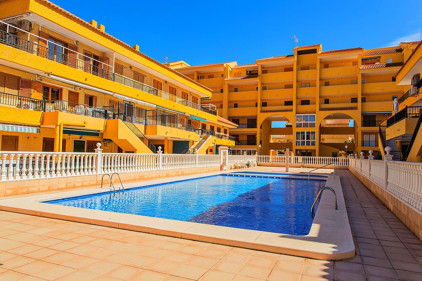 2 bedroom Townhouse for rent in La Mata with pool - € 800 (Ref: 9394385)