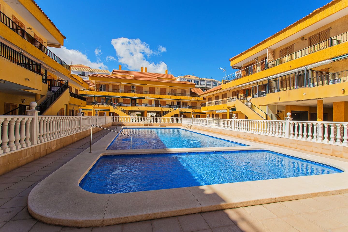 2 bedroom Townhouse for rent in La Mata with pool - € 800 (Ref: 9394385)