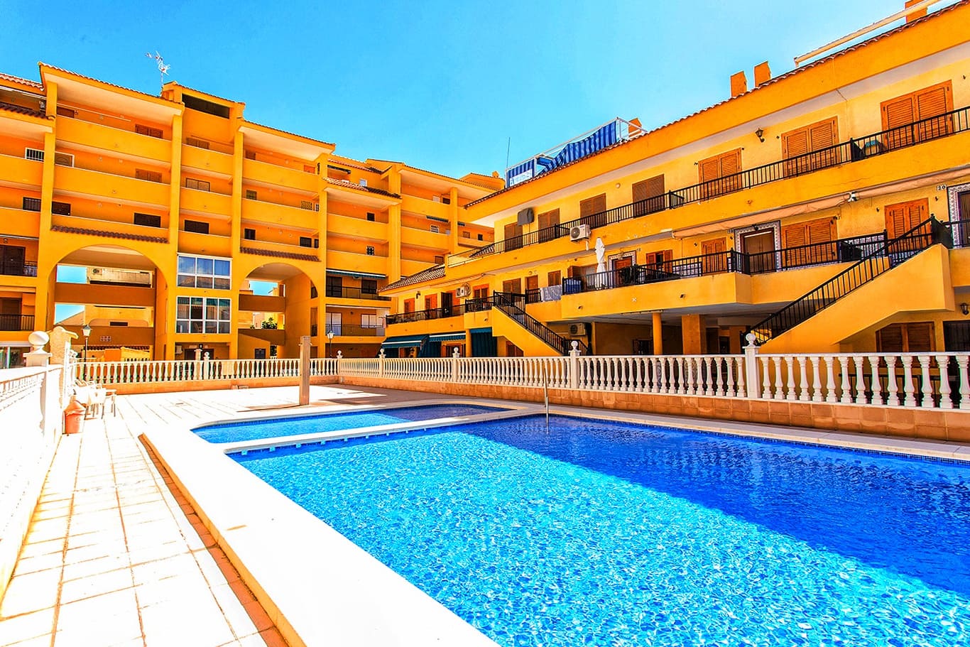 2 bedroom Townhouse for rent in La Mata with pool - € 800 (Ref: 9394385)