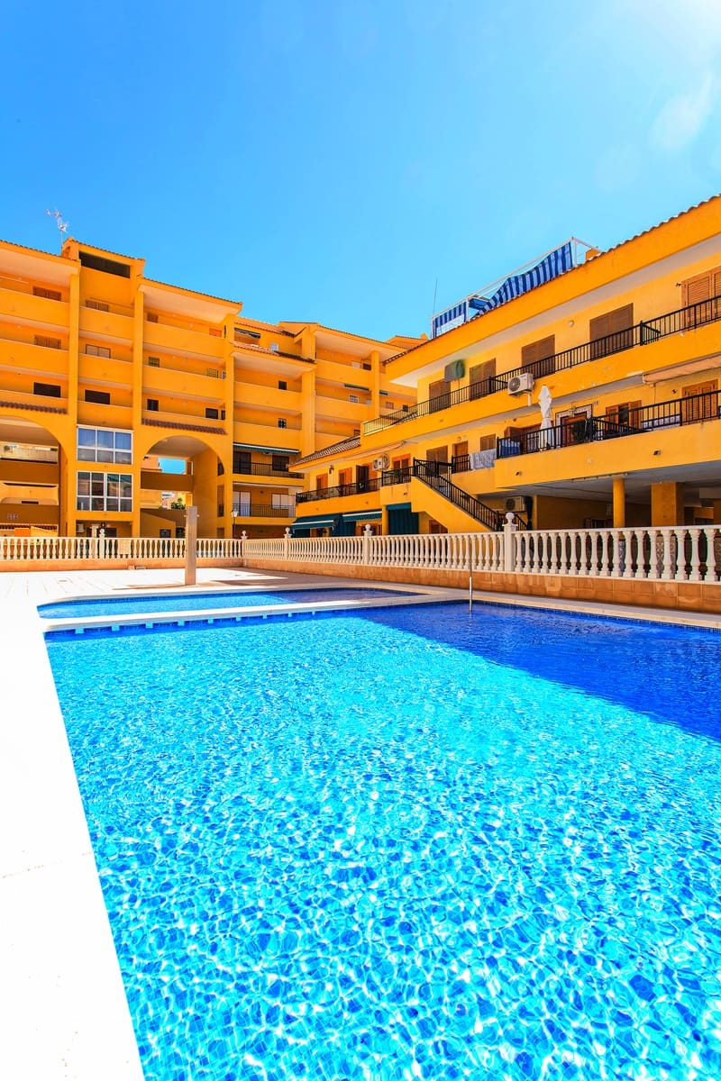 2 bedroom Townhouse for rent in La Mata with pool - € 800 (Ref: 9394385)