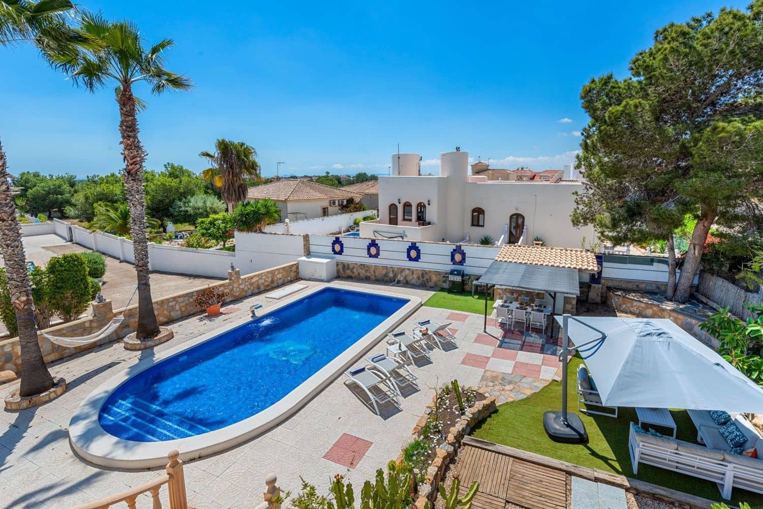 4 sovrum Villa till salu i Pinar de Campoverde med pool - 699 000 € (Ref: 9416235)