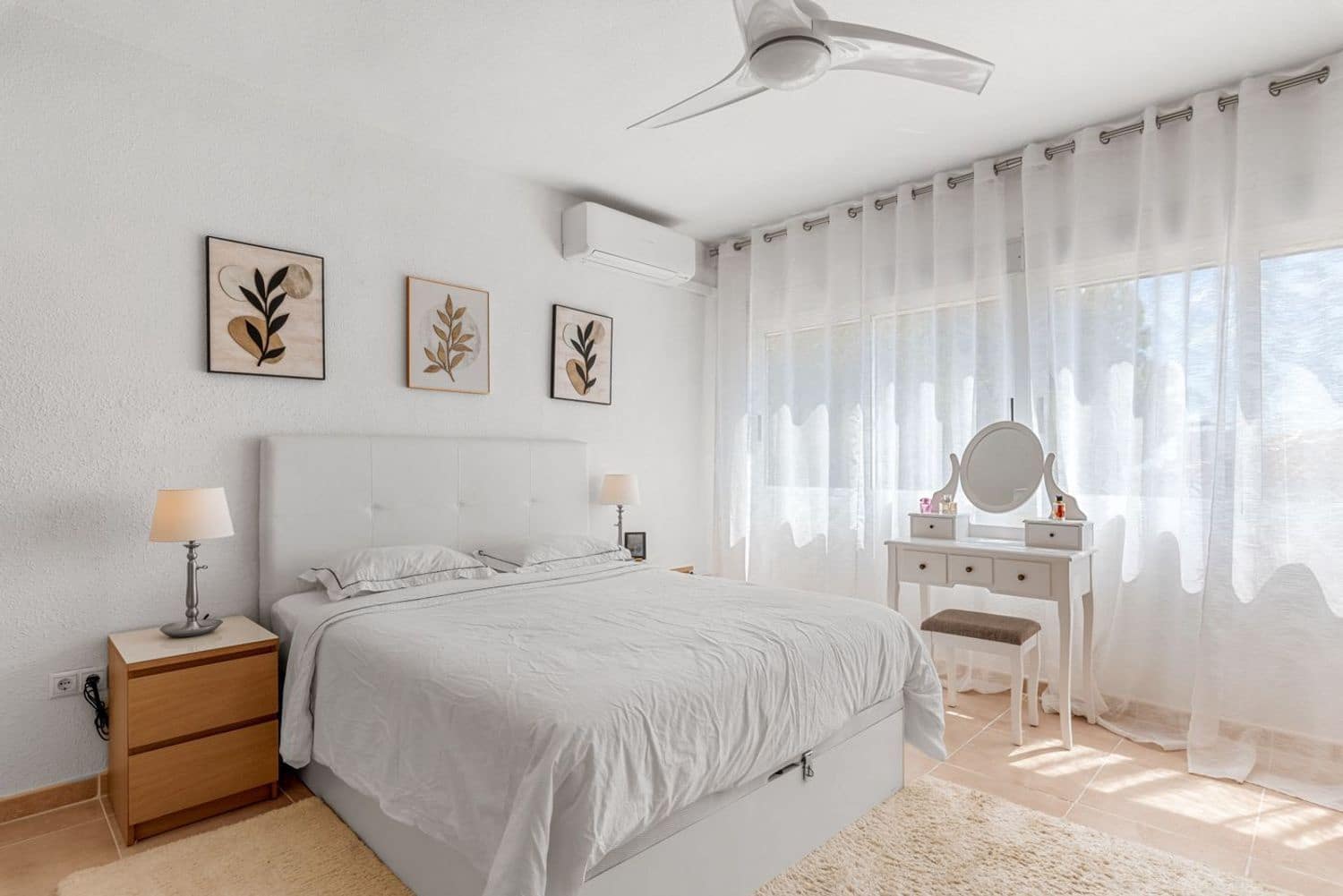 4 bedroom Villa for sale in Pinar de Campoverde with pool garage - € 699,000 (Ref: 9416235)