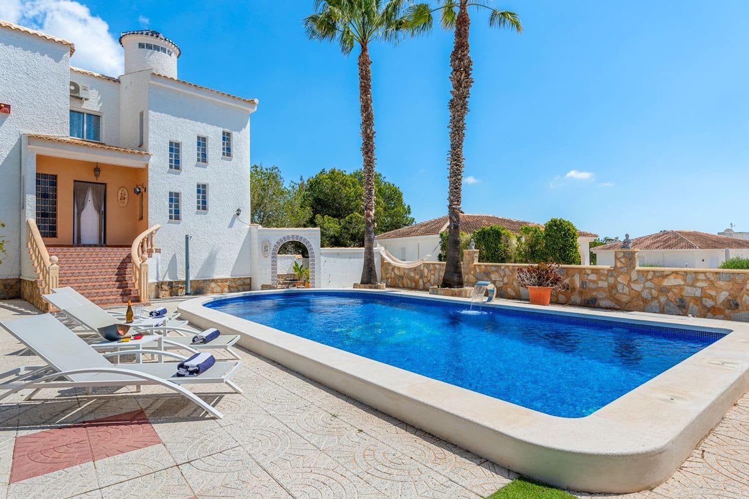 4 bedroom Villa for sale in Pinar de Campoverde with pool garage - € 699,000 (Ref: 9416235)