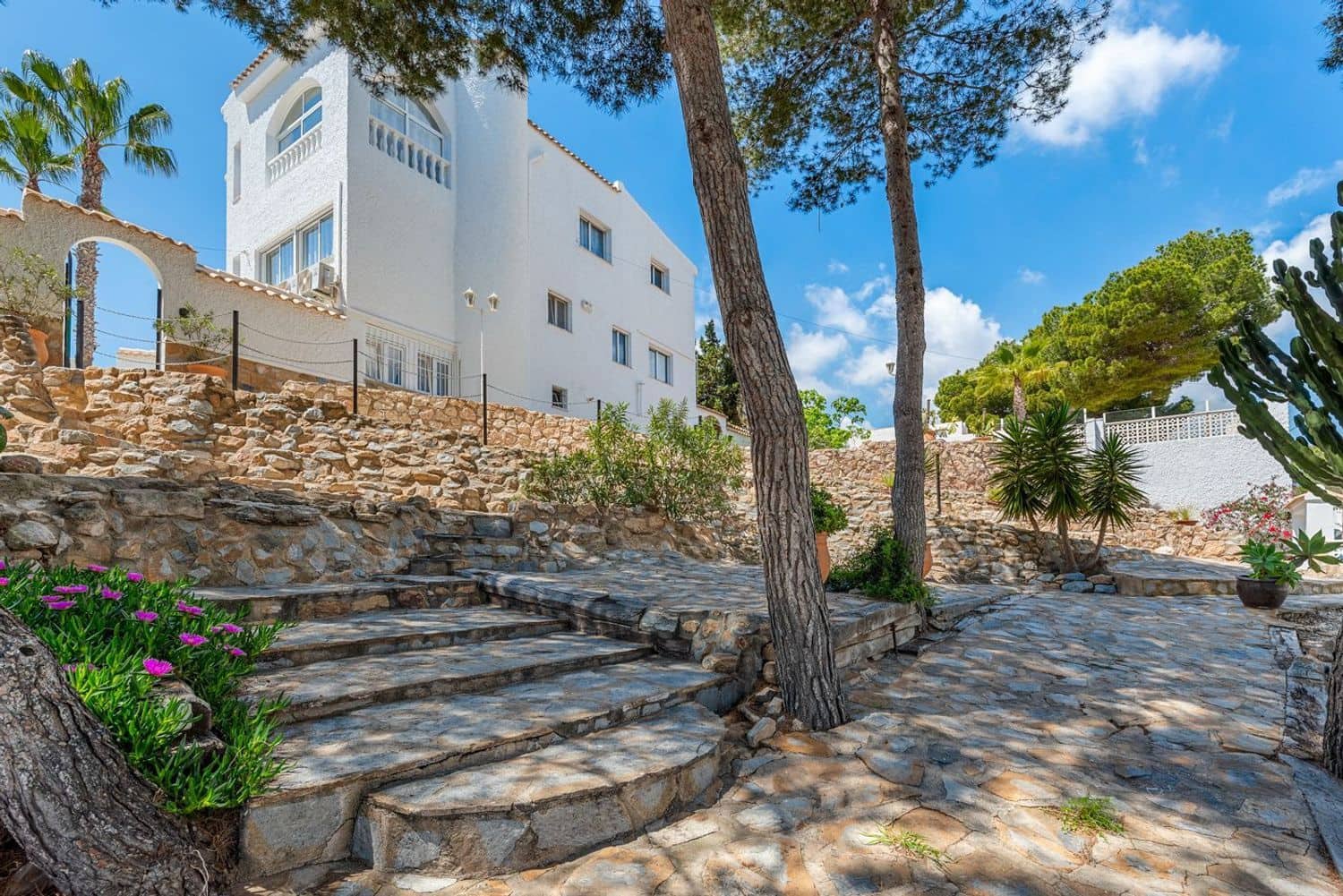 4 bedroom Villa for sale in Pinar de Campoverde with pool garage - € 699,000 (Ref: 9416235)