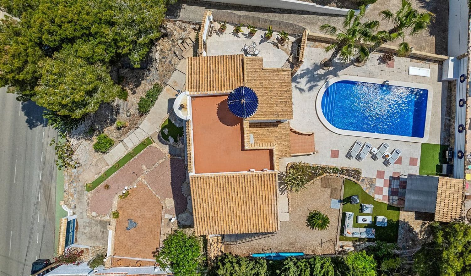 4 bedroom Villa for sale in Pinar de Campoverde with pool garage - € 699,000 (Ref: 9416235)