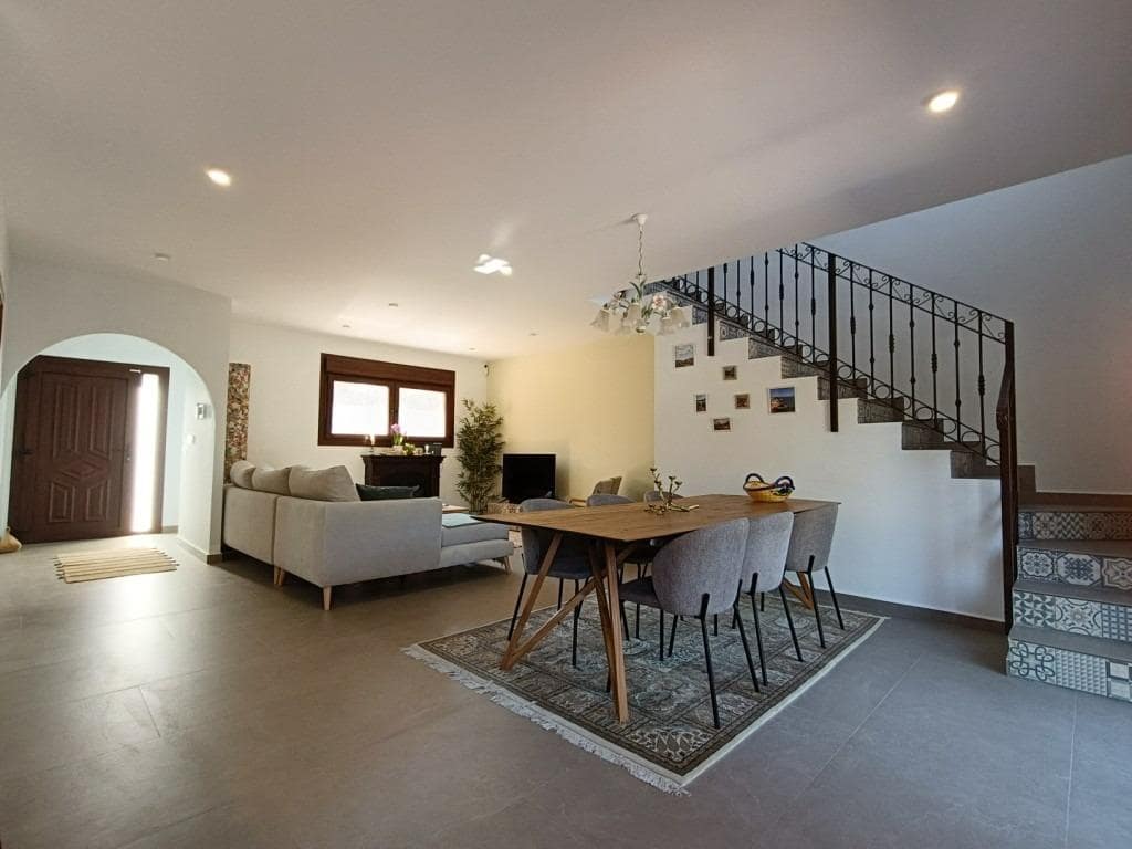 10 bedroom Villa for sale in Pinar de Campoverde with pool garage - € 785,000 (Ref: 9481286)