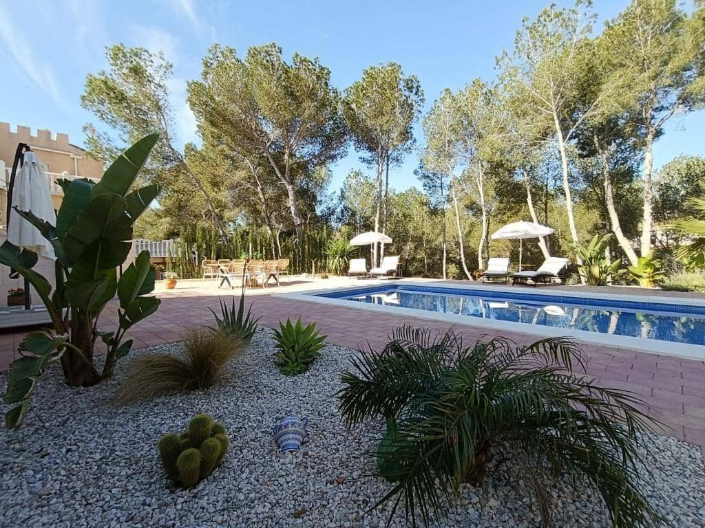 10 bedroom Villa for sale in Pinar de Campoverde with pool garage - € 785,000 (Ref: 9481286)