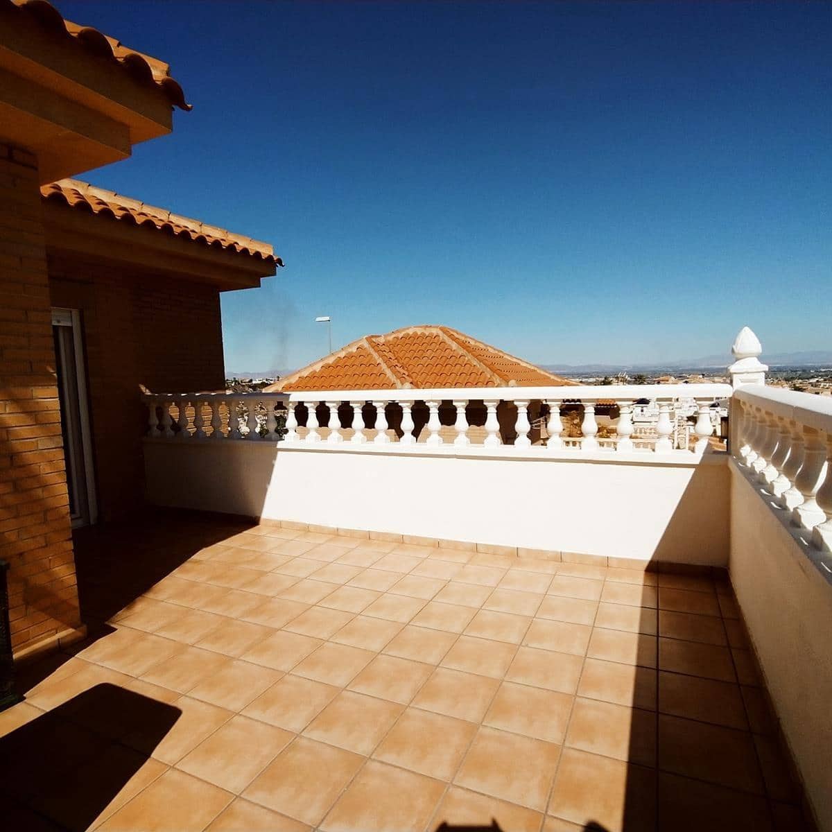 6 bedroom Villa for sale in La Marquesa with pool garage - € 299,000 (Ref: 9482122)