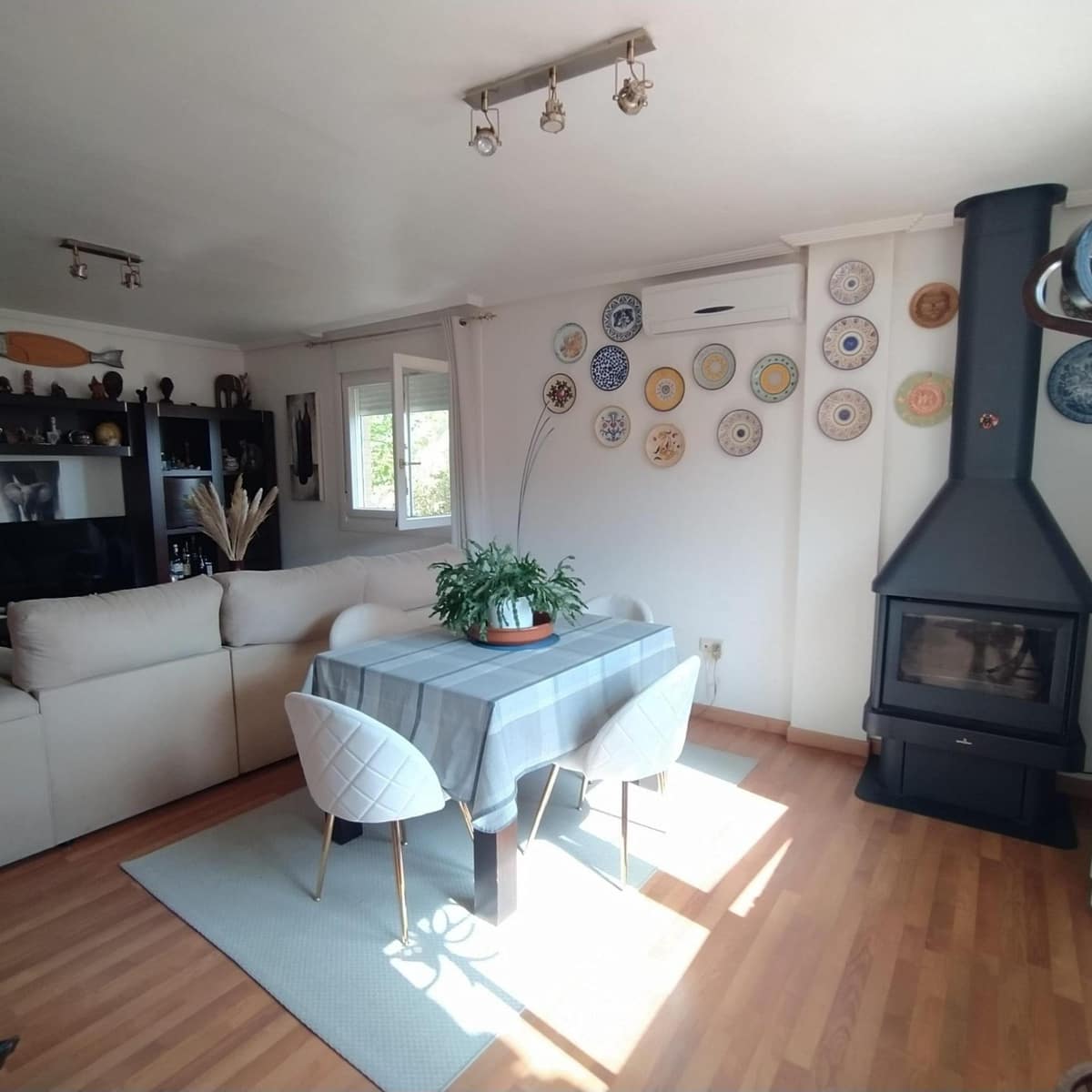 6 bedroom Villa for sale in La Marquesa with pool garage - € 299,000 (Ref: 9482122)