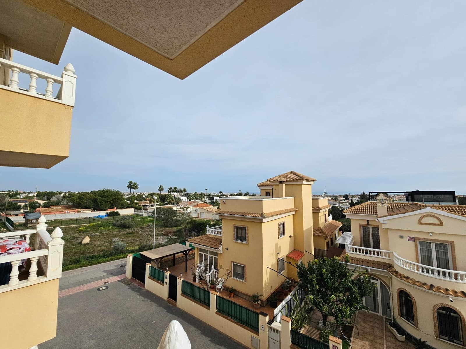 2 makuuhuone Huoneisto myytävänä paikassa Orihuela Costa mukana uima-altaan - 135 000 € (Ref: 9488403)