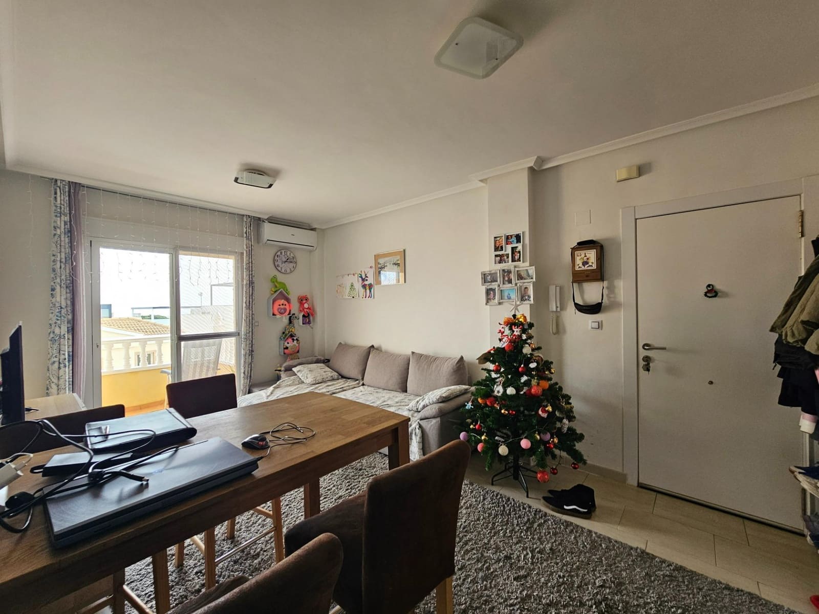 2 makuuhuone Huoneisto myytävänä paikassa Orihuela Costa mukana uima-altaan - 135 000 € (Ref: 9488403)