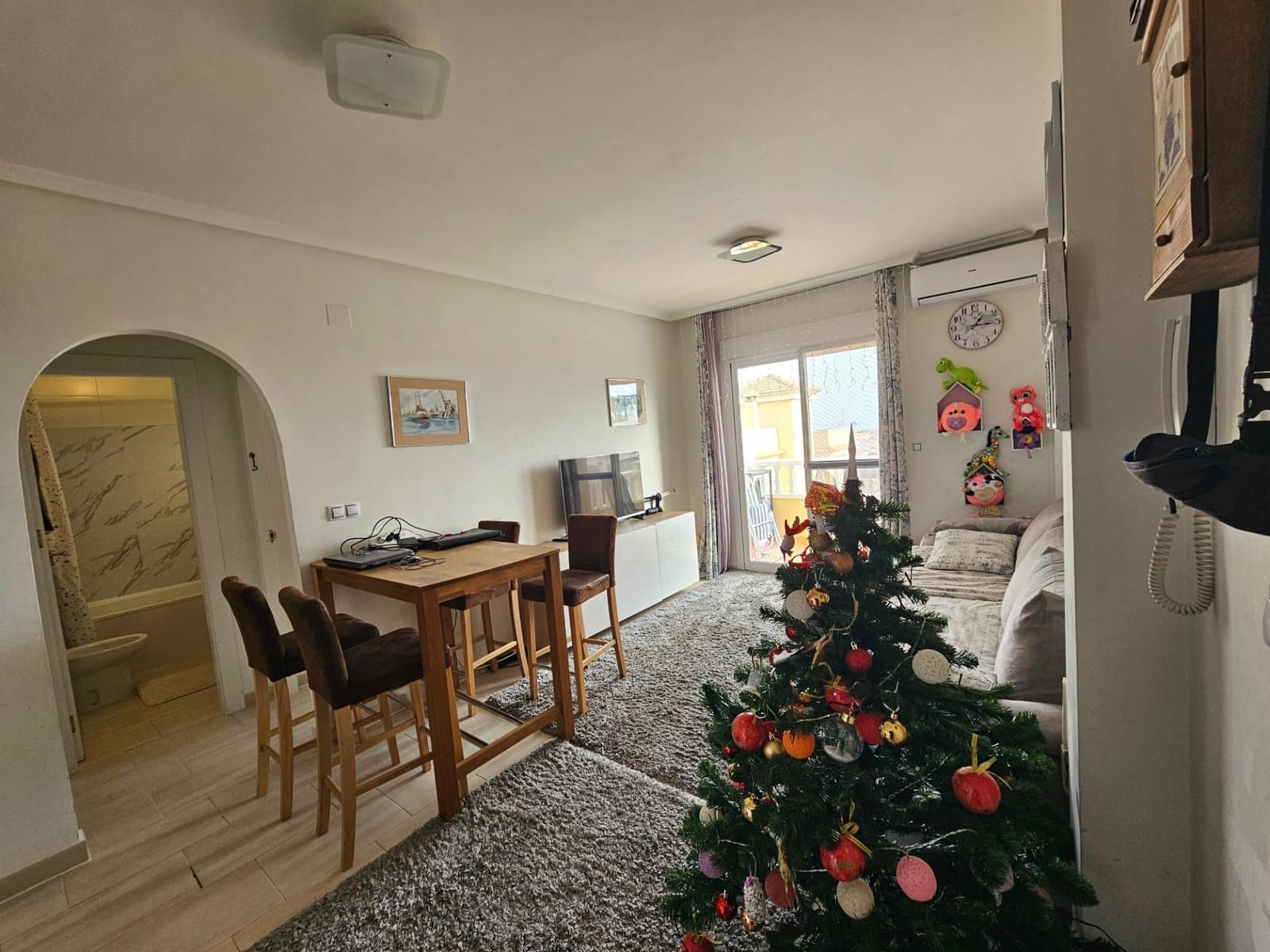 2 makuuhuone Huoneisto myytävänä paikassa Orihuela Costa mukana uima-altaan - 135 000 € (Ref: 9488403)