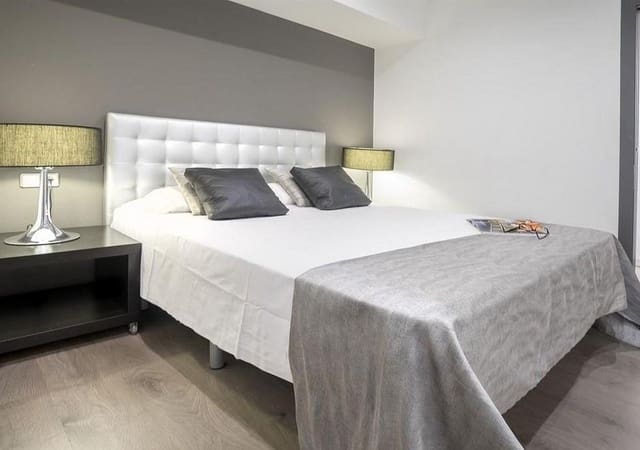 2 Zimmer Apartment zu vermieten in El Camp d'en Grassot i Gràcia Nova, Barcelona Stadt mit Pool - 700 € (Ref: 9601253)