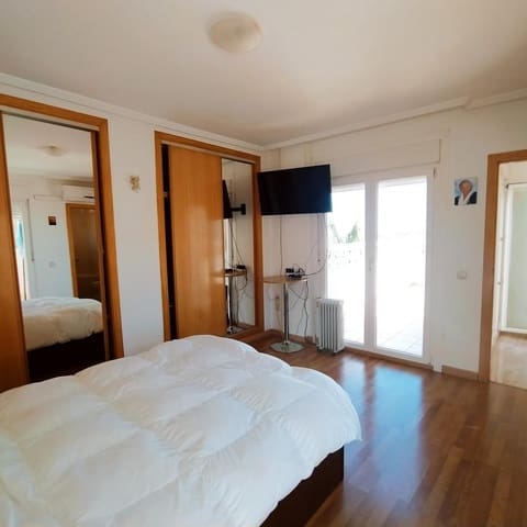 6 makuuhuone Huoneisto vuokrattavana paikassa El Camp d'en Grassot i Gràcia Nova, Barcelona kaupunki mukana uima-altaan 
autotalli - 700 € (Ref: 9601258)