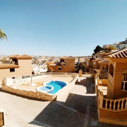 6 makuuhuone Huoneisto vuokrattavana paikassa El Camp d'en Grassot i Gràcia Nova, Barcelona kaupunki mukana uima-altaan 
autotalli - 700 € (Ref: 9601258)