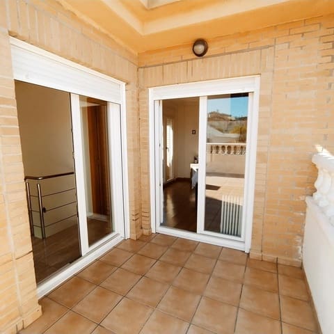 6 makuuhuone Huoneisto vuokrattavana paikassa El Camp d'en Grassot i Gràcia Nova, Barcelona kaupunki mukana uima-altaan 
autotalli - 700 € (Ref: 9601258)