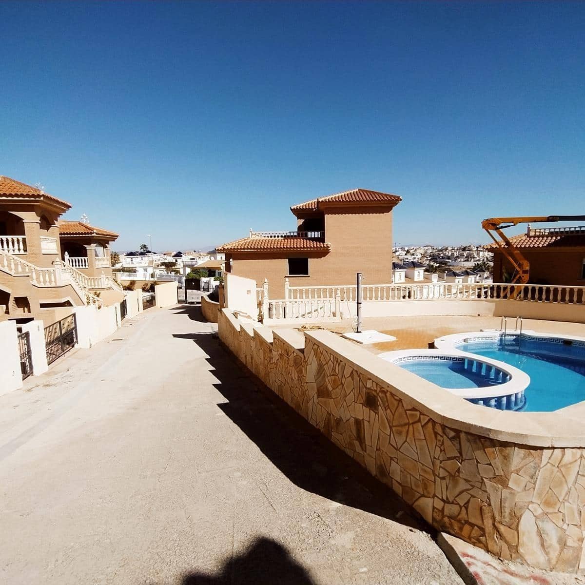 6 makuuhuone Huoneisto vuokrattavana paikassa Barcelona kaupunki mukana uima-altaan 
autotalli - 700 € (Ref: 9601258)