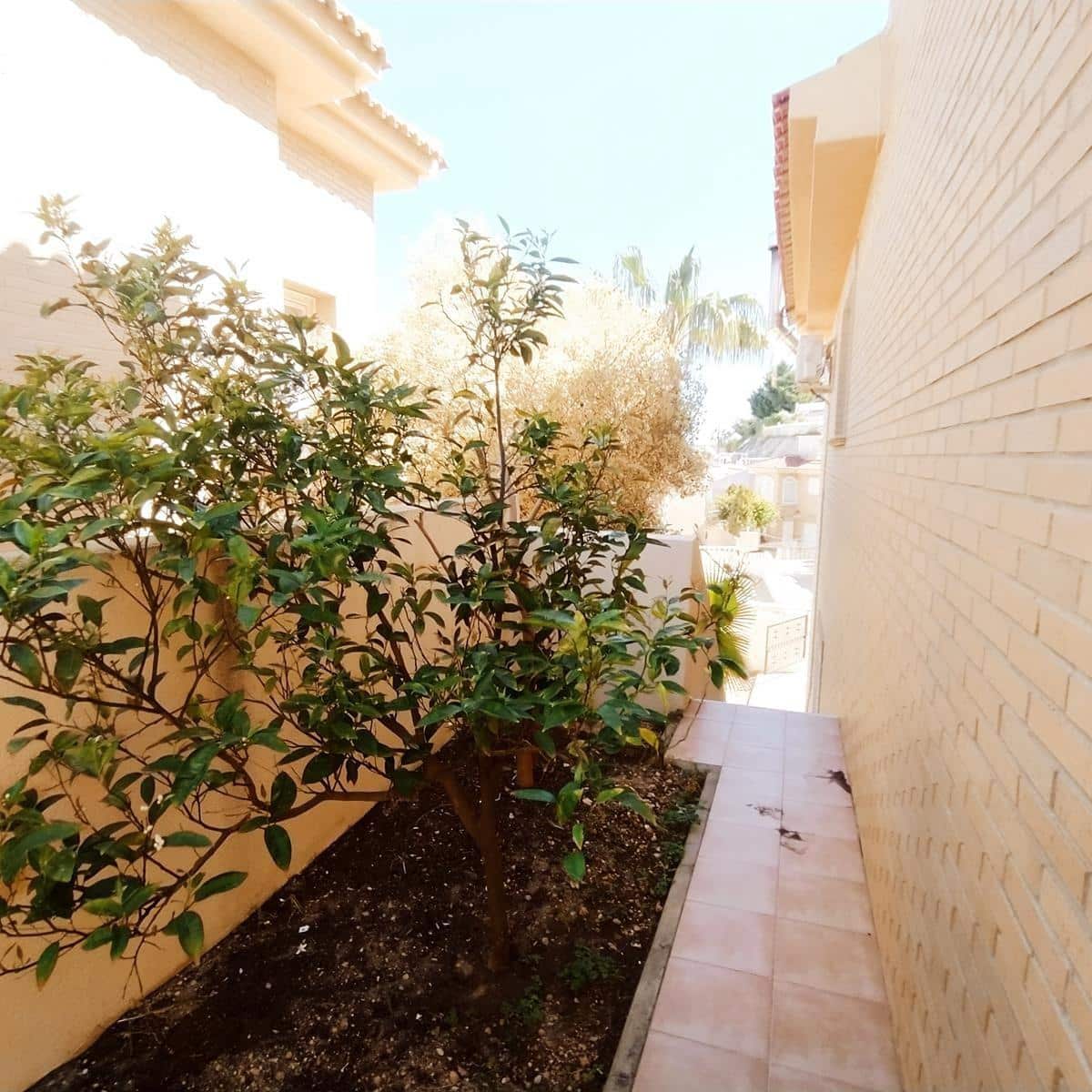 6 makuuhuone Huoneisto vuokrattavana paikassa Barcelona kaupunki mukana uima-altaan 
autotalli - 700 € (Ref: 9601258)