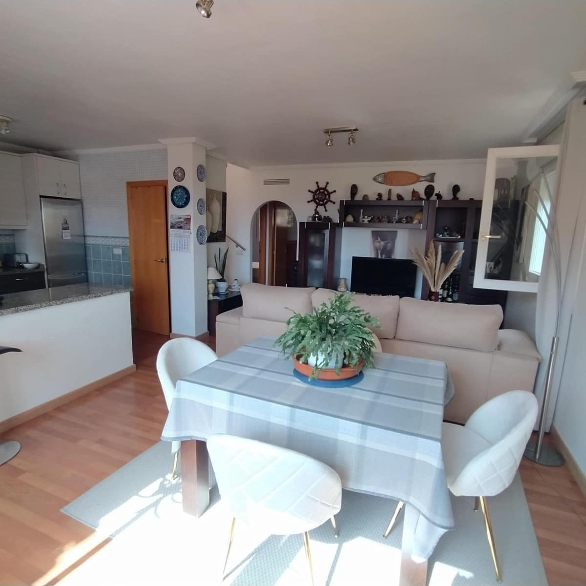 6 makuuhuone Huoneisto vuokrattavana paikassa Barcelona kaupunki mukana uima-altaan 
autotalli - 700 € (Ref: 9601258)