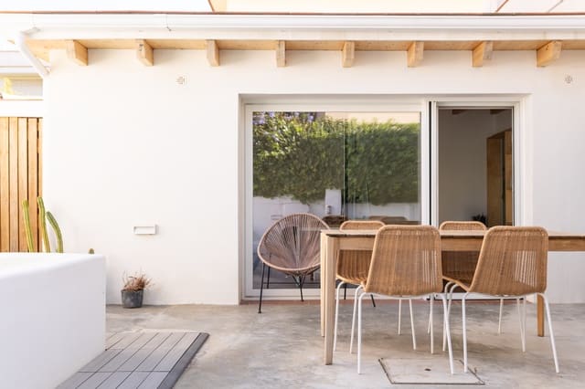 4 bedroom Villa for sale in Vilanova i la Geltrú with pool garage - € 930,000 (Ref: 9396680)