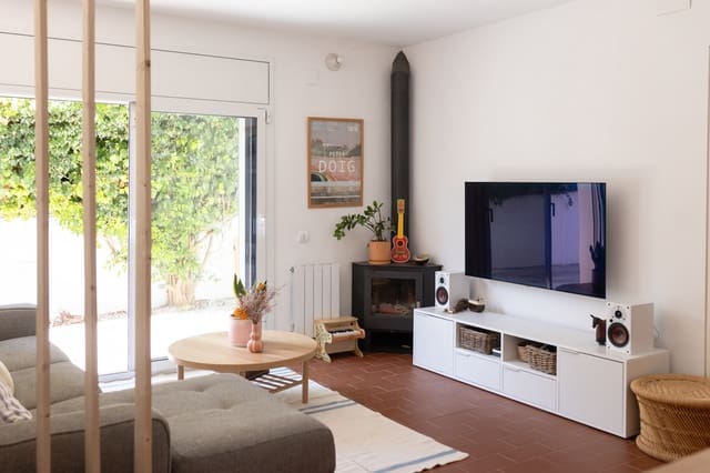 4 bedroom Villa for sale in Vilanova i la Geltrú with pool garage - € 930,000 (Ref: 9396680)