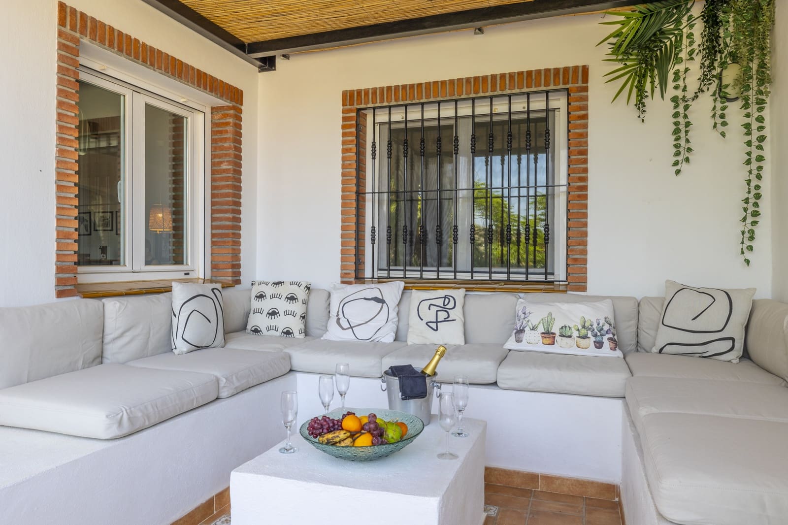 7 soverom Rekkehus til salgs i Competa med svømmebasseng garasje - € 1 400 000 (Ref: 9402723)