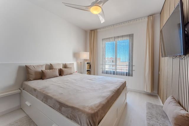 2 makuuhuone Asunto myytävänä paikassa Playa de Fañabé Alto, Adeje - 445 000 € (Ref: 9580171)