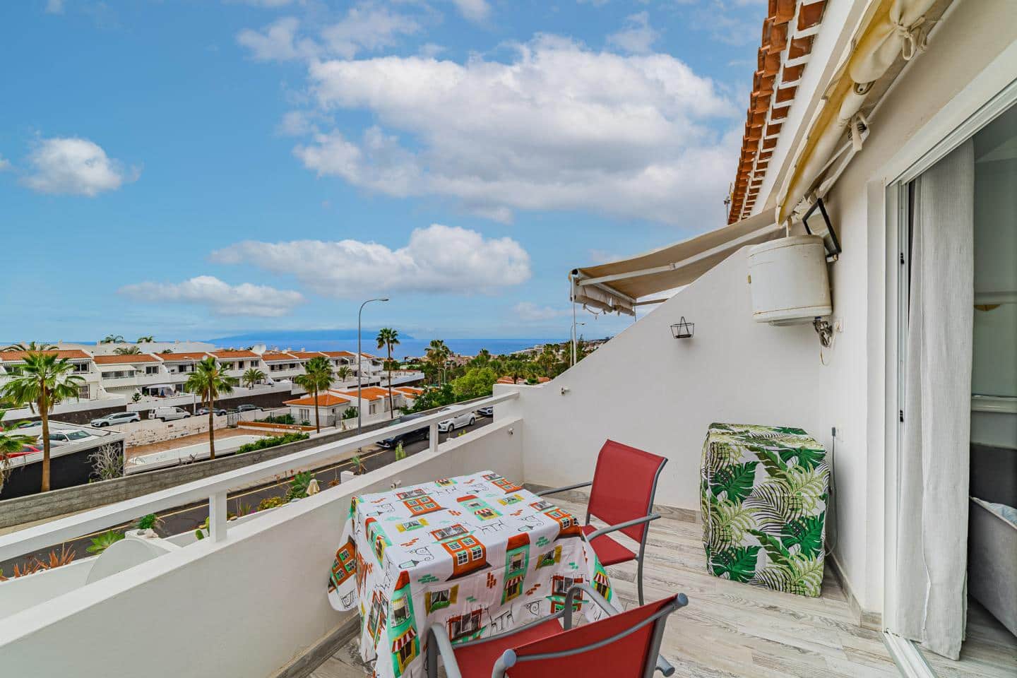 1 makuuhuone Asunto myytävänä paikassa Costa Adeje mukana uima-altaan - 270 000 € (Ref: 9580172)