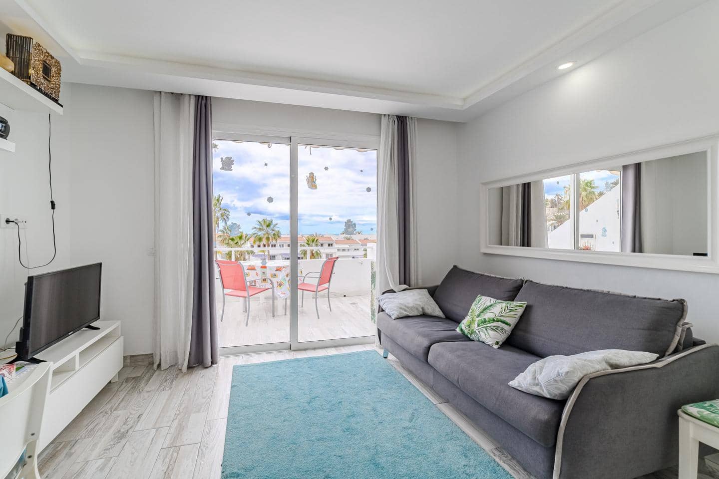 1 makuuhuone Asunto myytävänä paikassa Costa Adeje mukana uima-altaan - 270 000 € (Ref: 9580172)