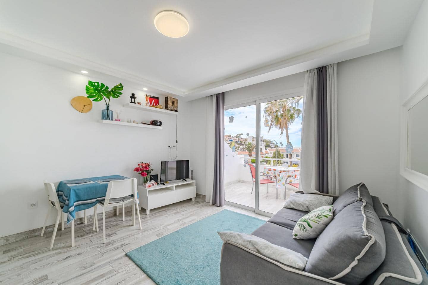 1 makuuhuone Asunto myytävänä paikassa Costa Adeje mukana uima-altaan - 270 000 € (Ref: 9580172)