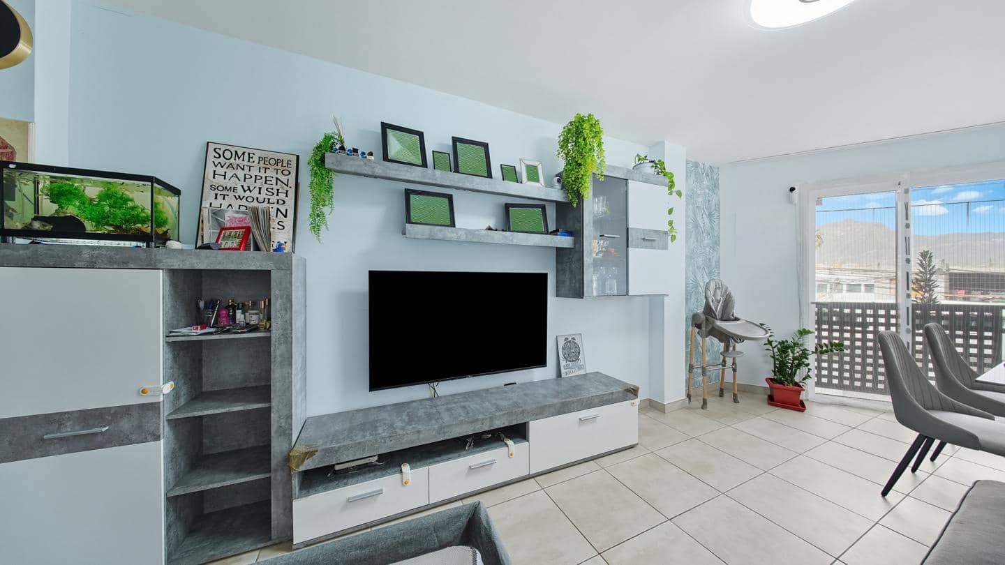 2 bedroom Flat for sale in Cabo Blanco - € 198,000 (Ref: 9858592)