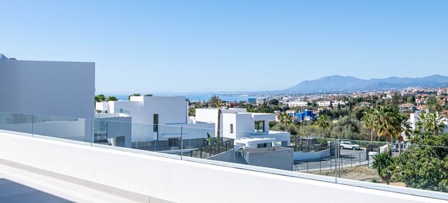 4 sypialnia Willa na sprzedaż w Río Real, Marbella z basenem garażem - 2 500 000 € (Ref: 9412289)