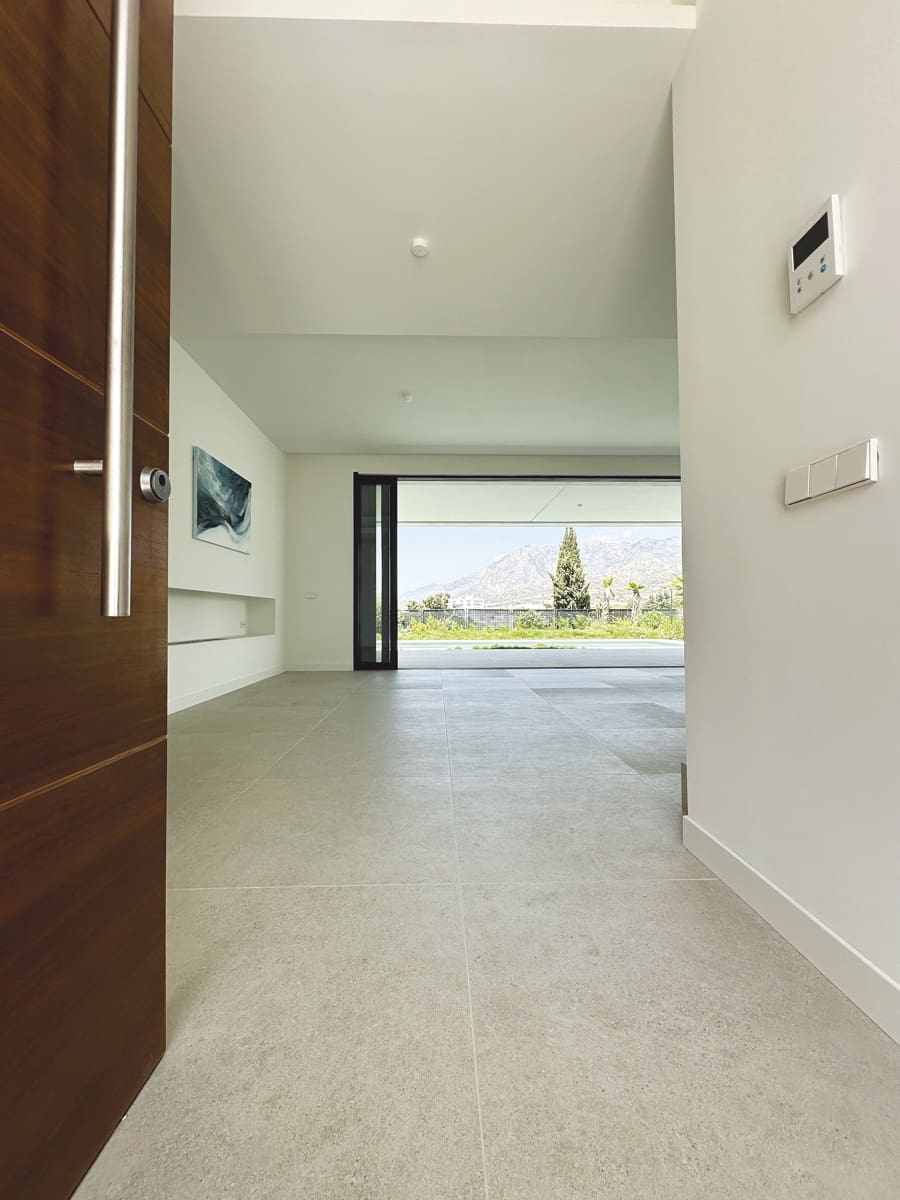 4 sypialnia Willa na sprzedaż w Marbella z basenem garażem - 2 500 000 € (Ref: 9412289)