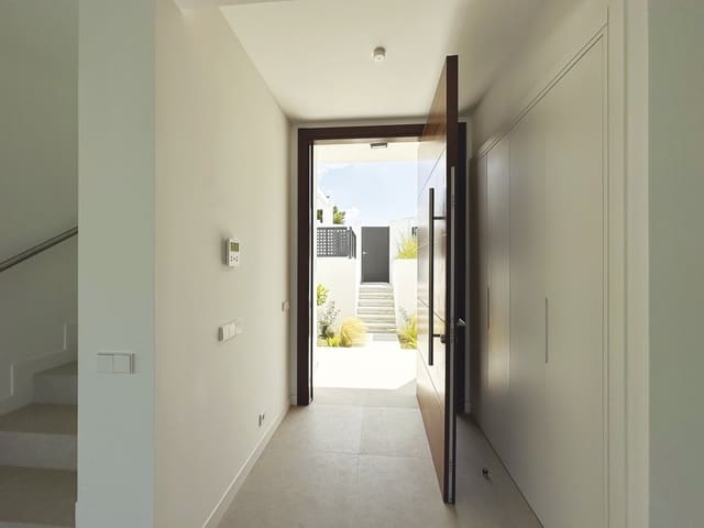 4 sypialnia Willa na sprzedaż w Río Real, Marbella z basenem garażem - 2 500 000 € (Ref: 9412289)