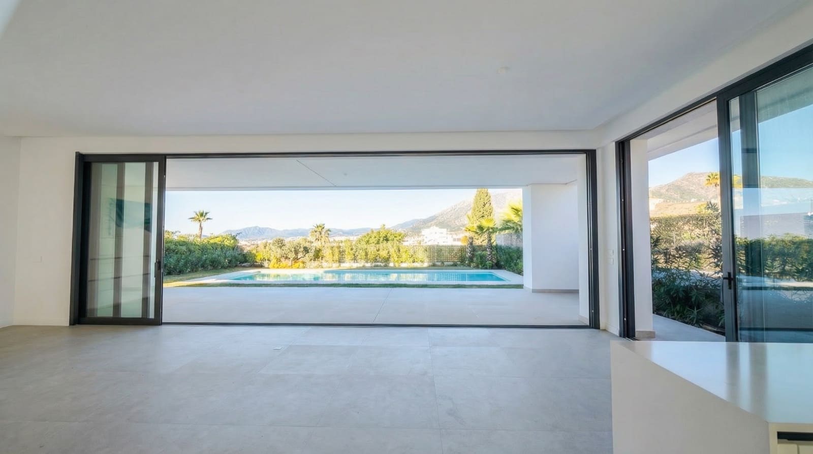 4 sovrum Villa till salu i Marbella med pool garage - 2 500 000 € (Ref: 9412289)