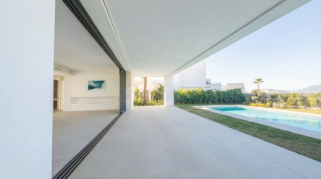 4 slaapkamer Villa te koop in Río Real, Marbella met zwembad garage - € 2.500.000 (Ref: 9412289)