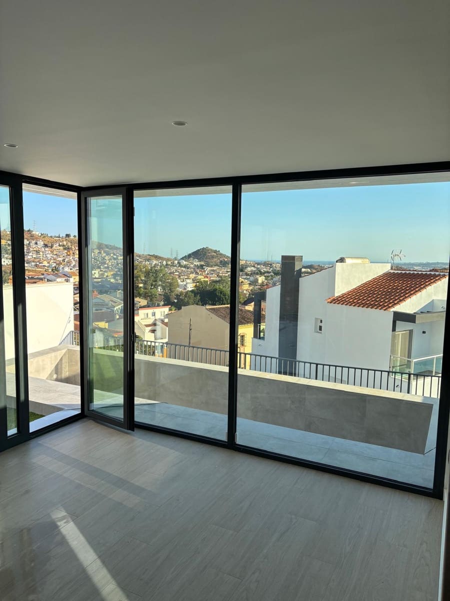 3 Zimmer Doppelhaus zu verkaufen in Malaga Stadt mit Pool Garage - 700.000 € (Ref: 9412890)